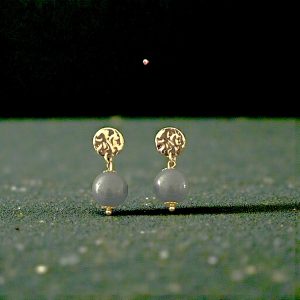 boucles-doreilles-perle-grise-irisee