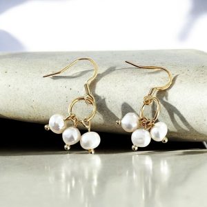 crochet-doreilles-trio-perles-deau-douce