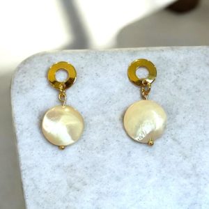 clou-doreilles-perle-nacre