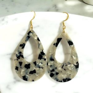 pendantes-gouttes-noires-blanches