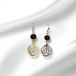 boucles-pendantes-marron-fleur